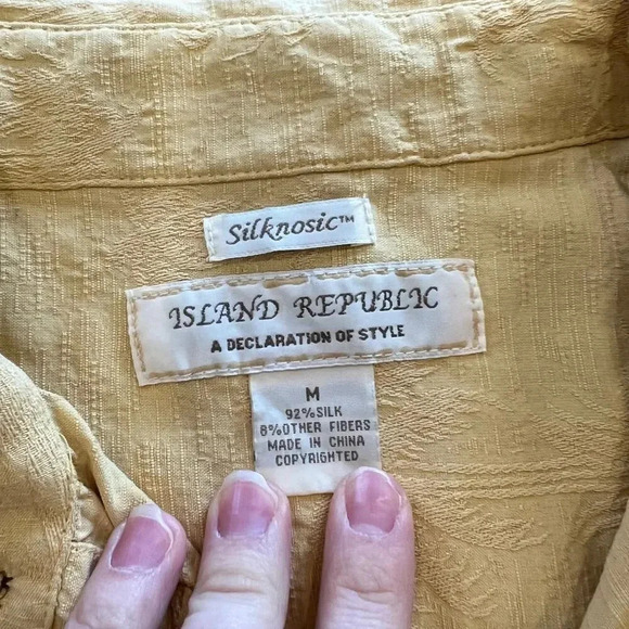 Island Republic Yellow Palm Print Silk Button Down M - Picture 3 of 3